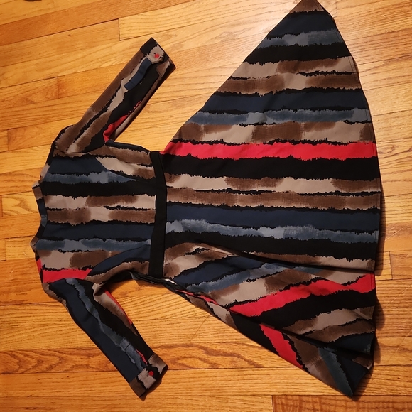 ๐๐ Like new! Rmo & Jul swing dress 3/4 sleeve red, blue, brown, tan size small - Picture 2 of 7